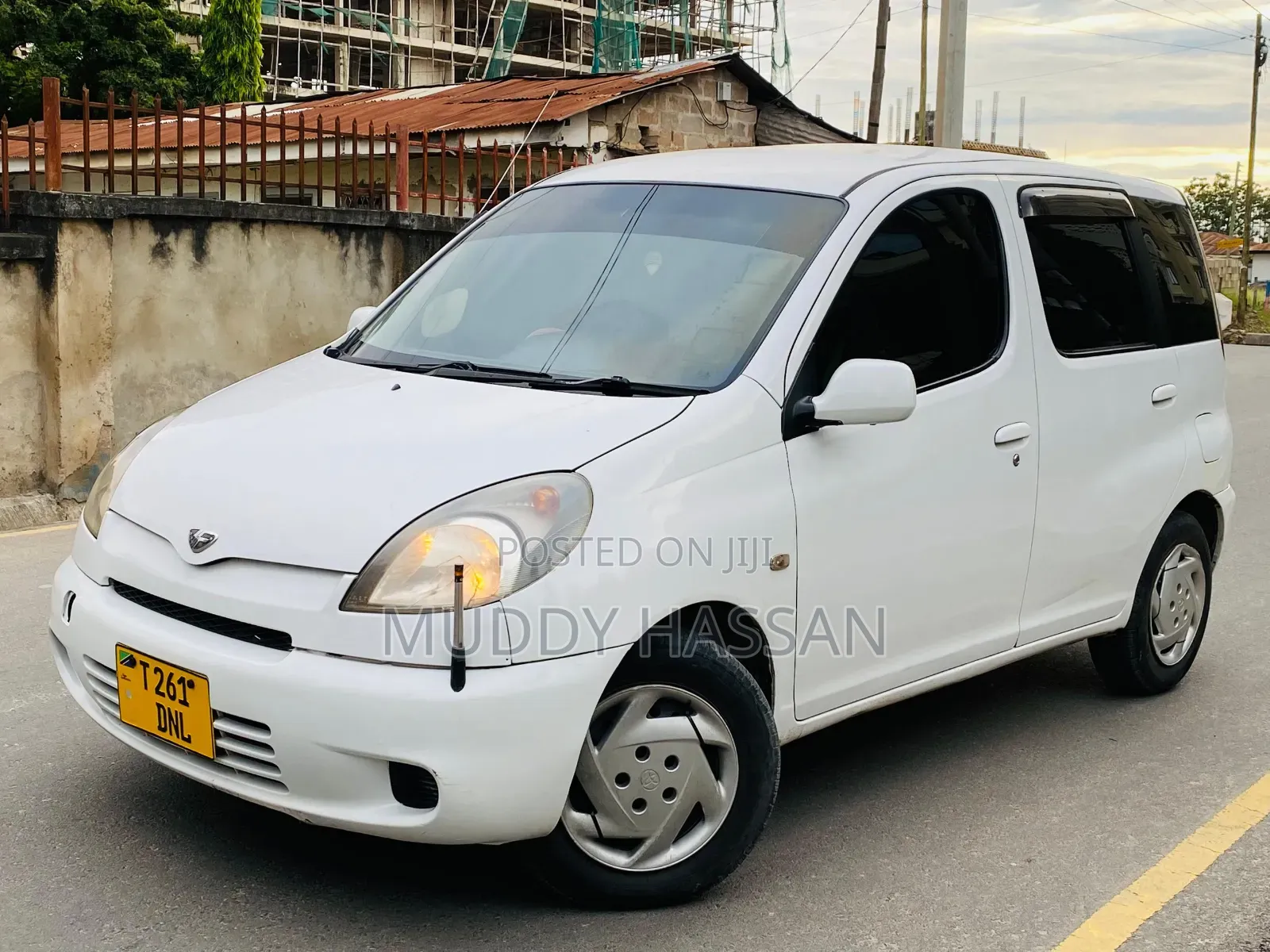 Toyota Fun Cargo 2004 White