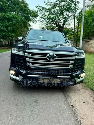 Toyota Land Cruiser 2023 Matt Black