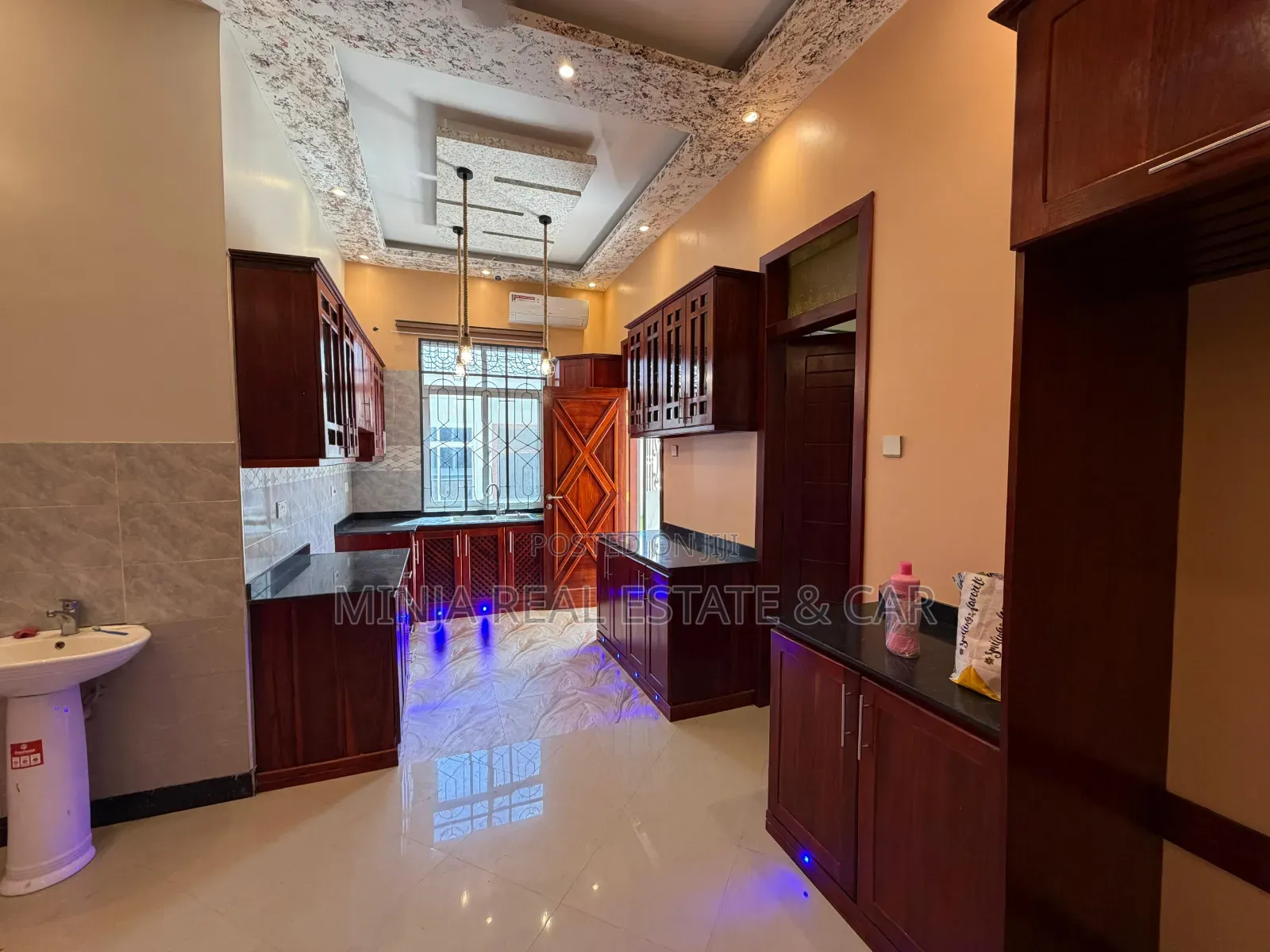 7bdrm House in Kigamboni for rent