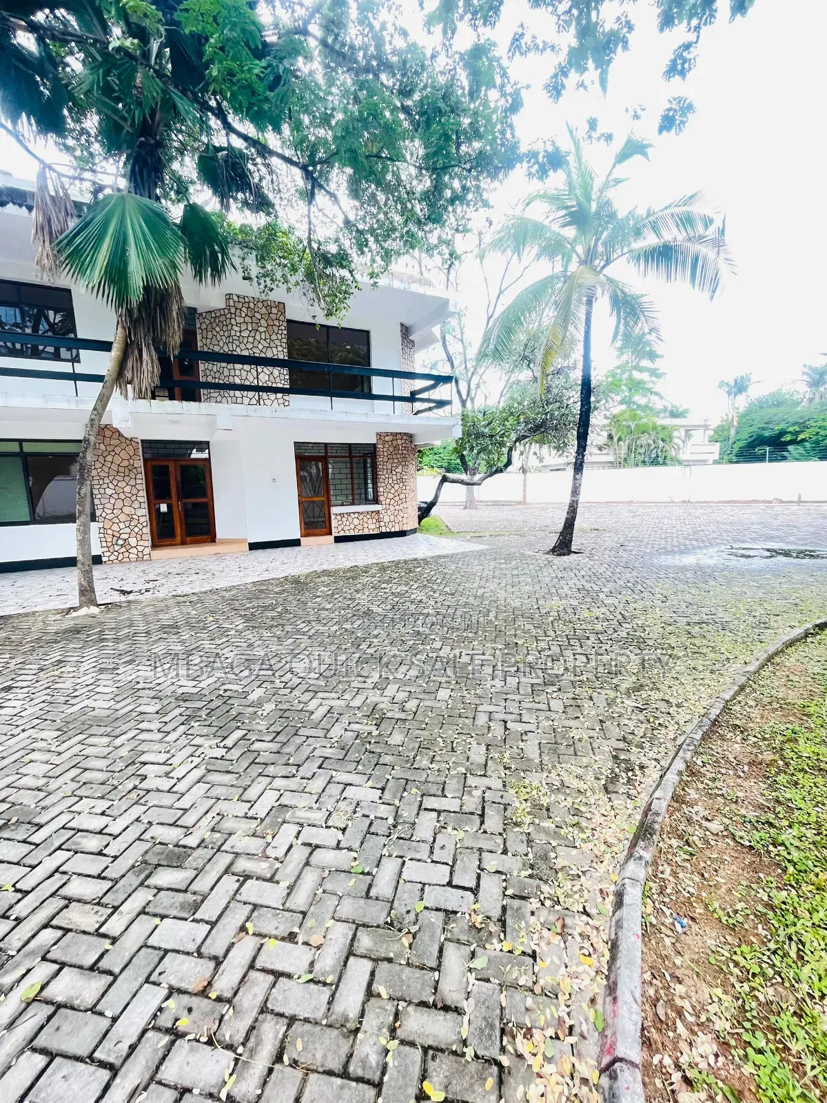 8bdrm Apartment in Masaki for rent