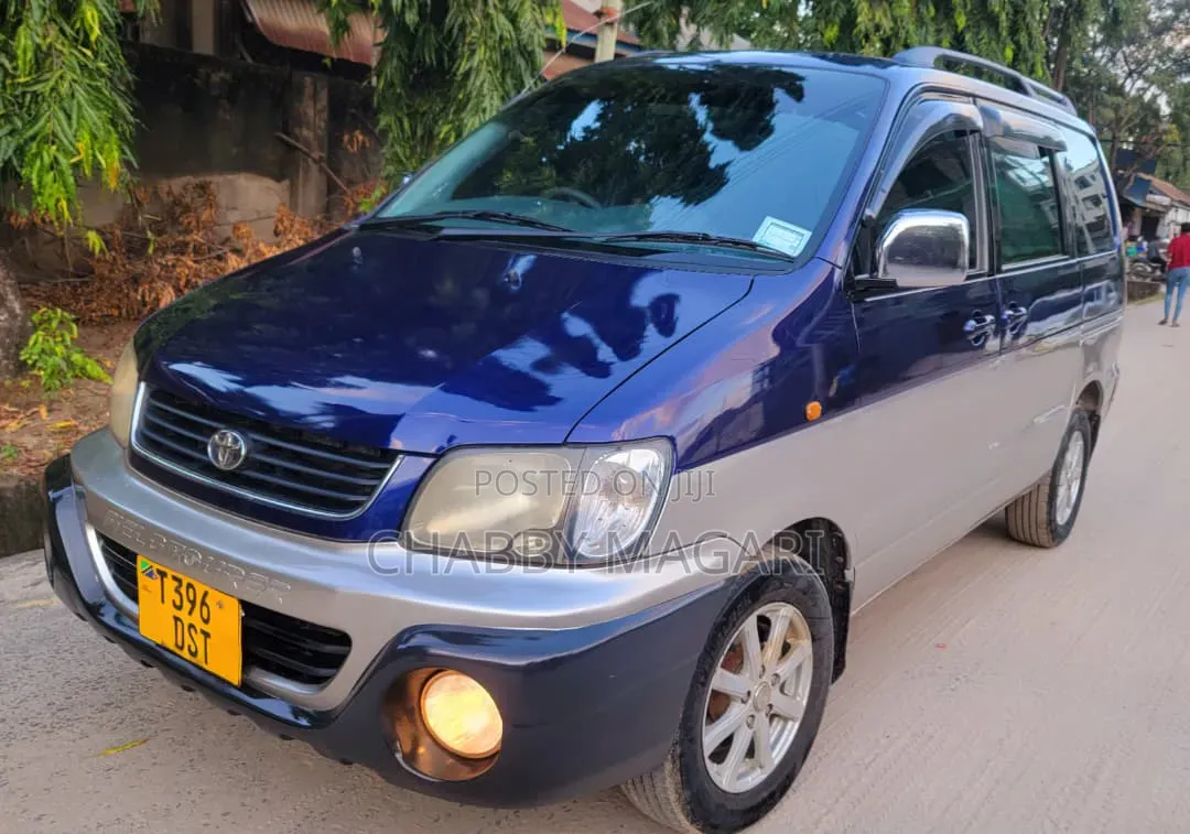 Toyota Noah 2.0 AWD (8 Seater) 2001 Blue