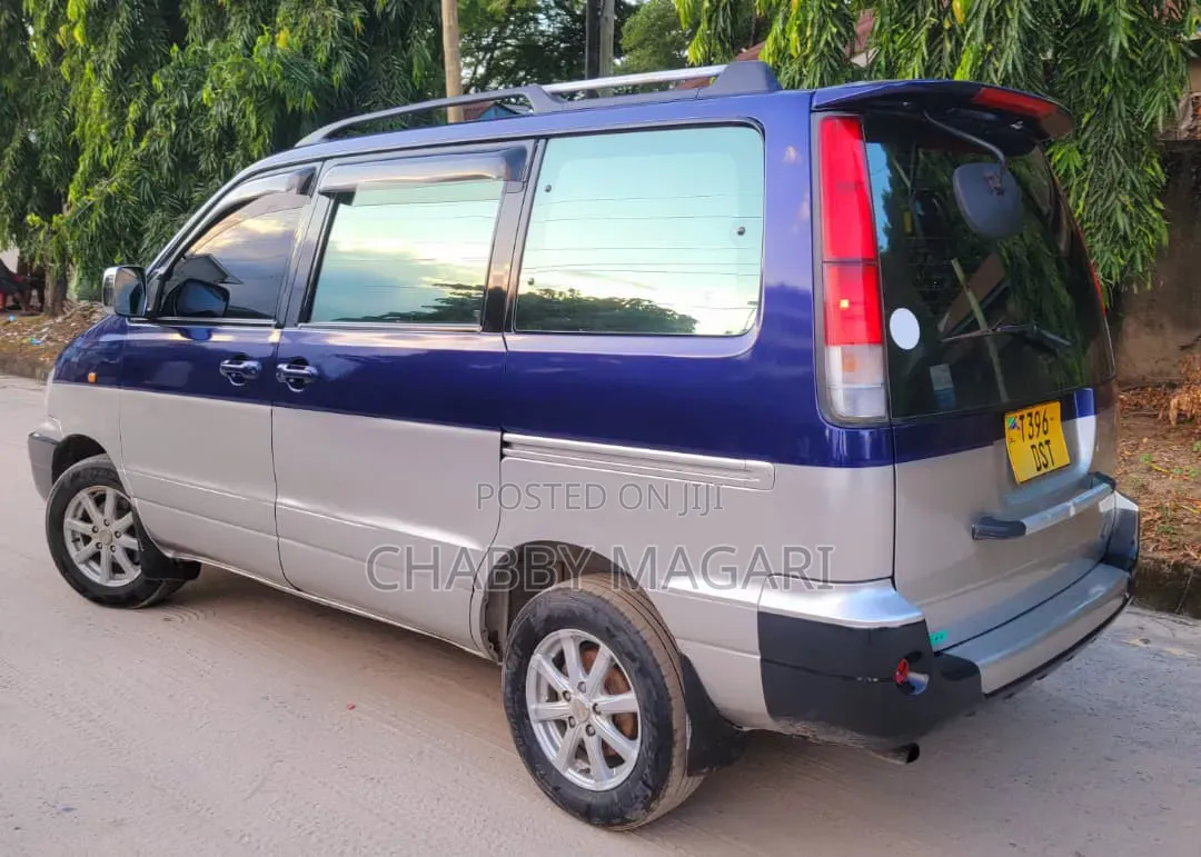 Toyota Noah 2.0 AWD (8 Seater) 2001 Blue