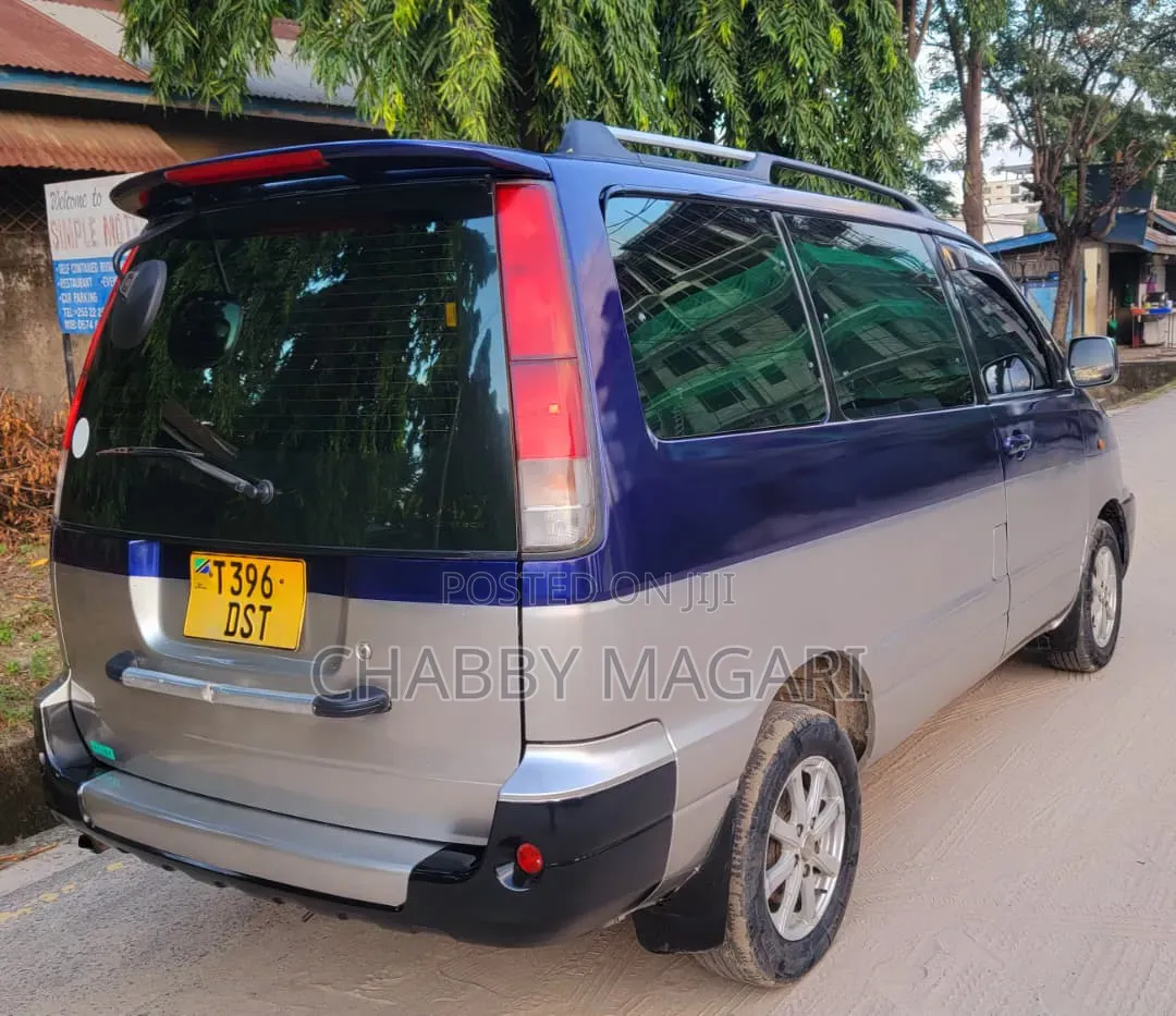 Toyota Noah 2.0 AWD (8 Seater) 2001 Blue