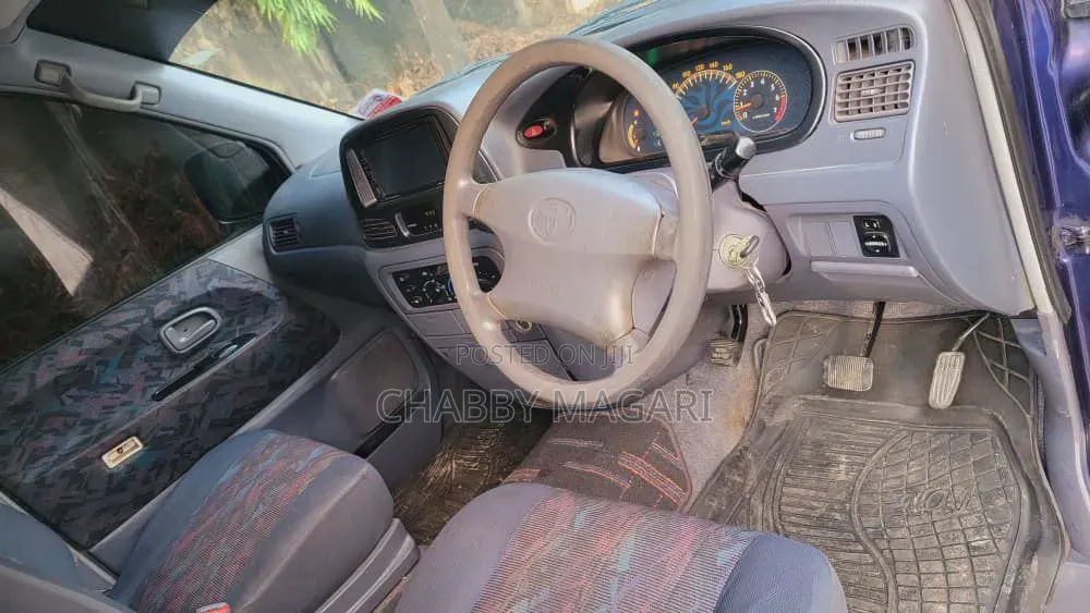 Toyota Noah 2.0 AWD (8 Seater) 2001 Blue