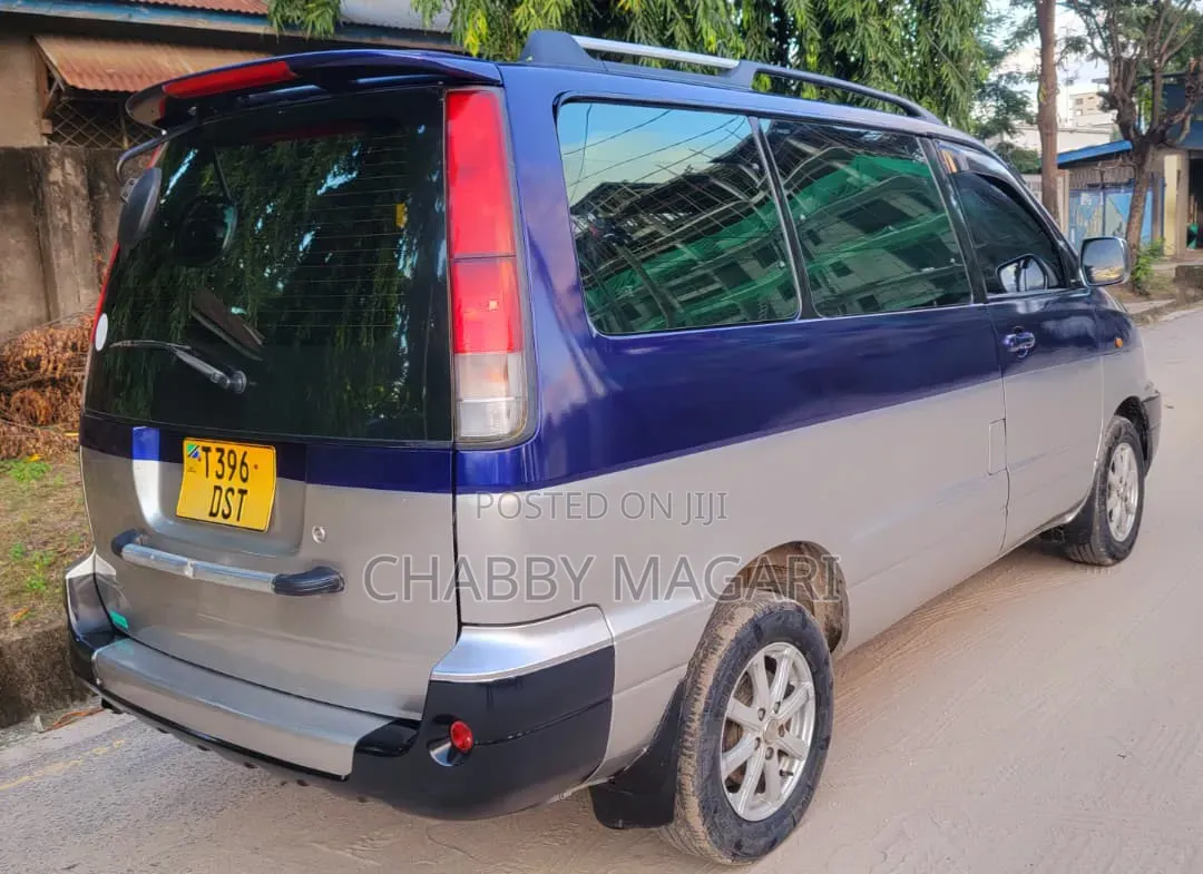 Toyota Noah 2.0 AWD (8 Seater) 2001 Blue