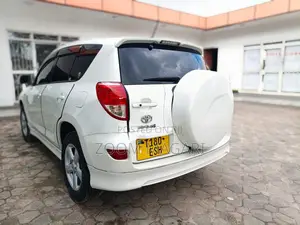 Toyota RAV4 2009 White