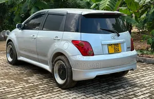 Toyota IST 2005 Silver
