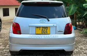 Toyota IST 2005 Silver