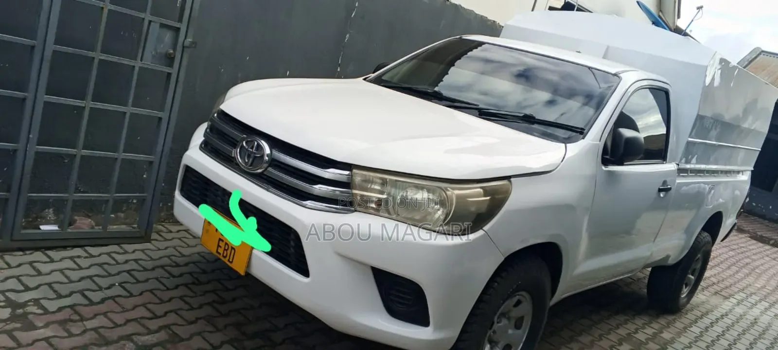 Toyota Hilux 2.5 D-4D 4X4 SRX 2009 White