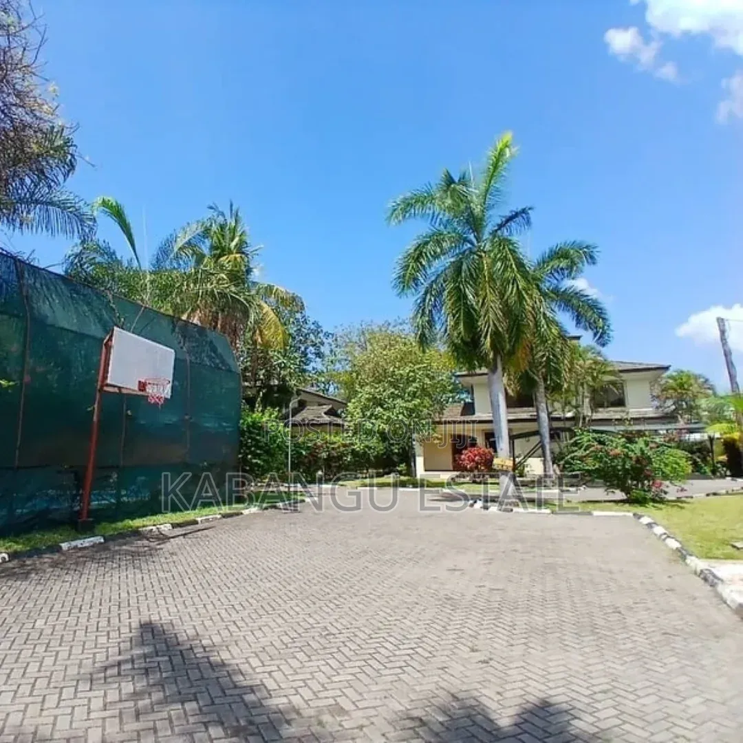 Furnished 4bdrm Villa in Oysterbay for rent