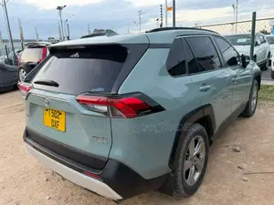 Toyota RAV4 Hybrid 2018 Green