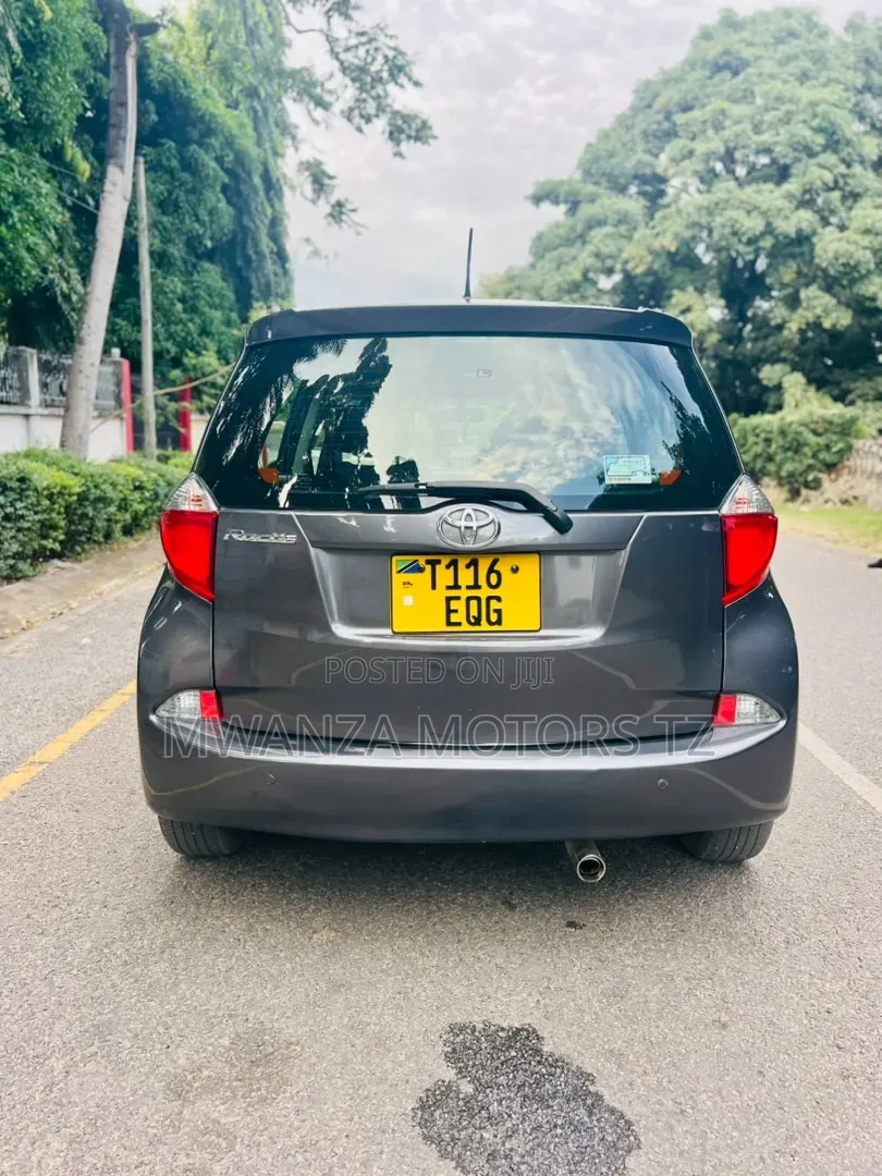 Toyota Ractis 2012 Black