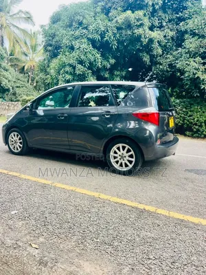 Toyota Ractis 2012 Black