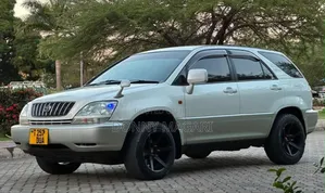 Toyota Harrier 2004 White