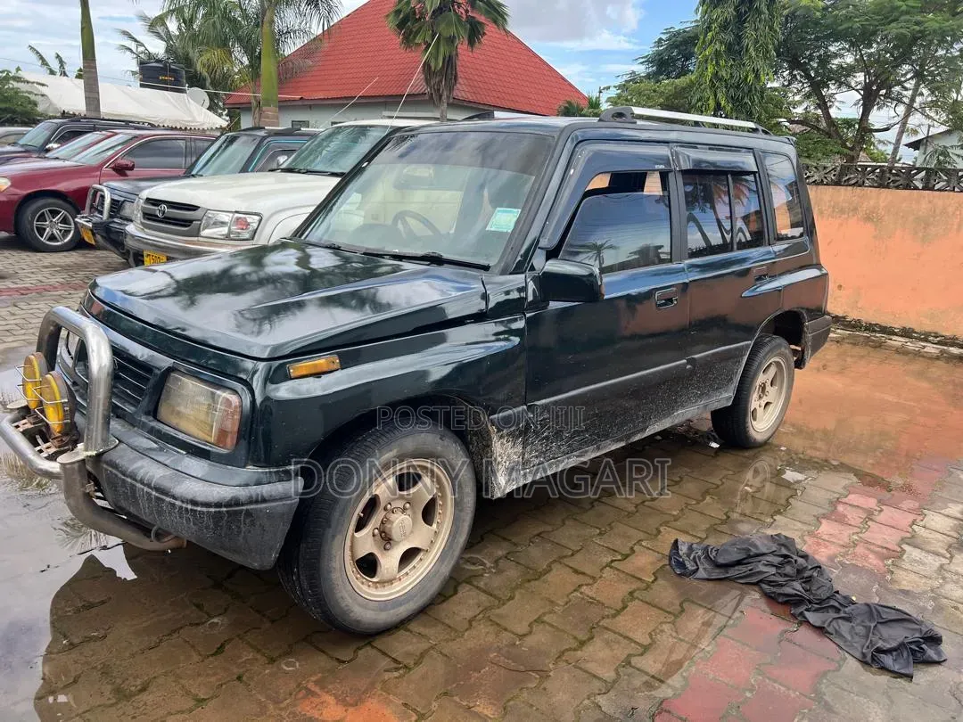 Suzuki Escudo 2005 Black