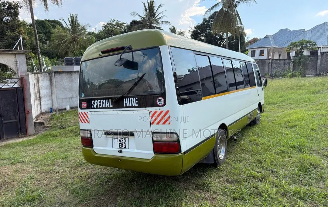 Toyota Coaster 2004
