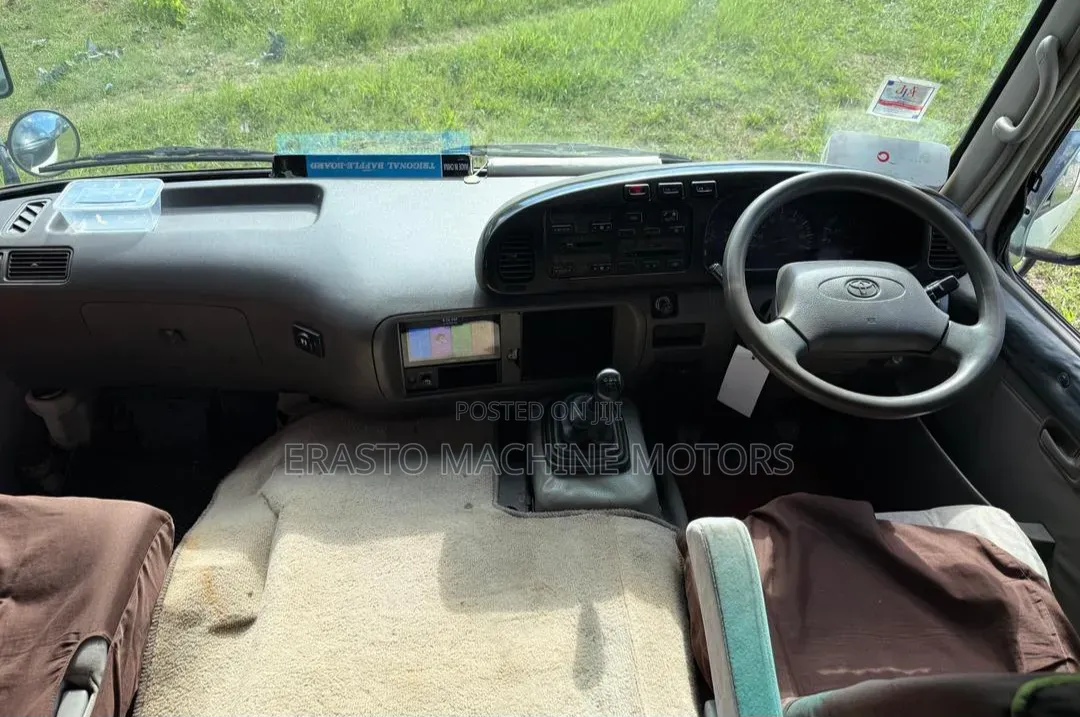 Toyota Coaster 2004