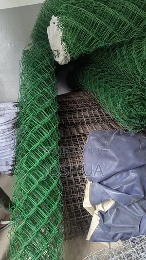 Wasiliana Nasi Kwa Uzio Imara