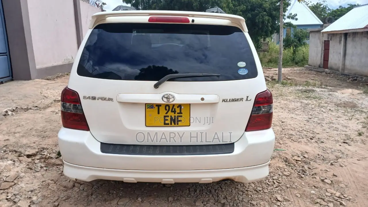 Toyota Kluger 2005 White