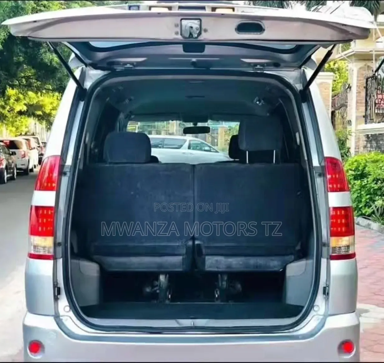 Toyota Noah 2006 Silver