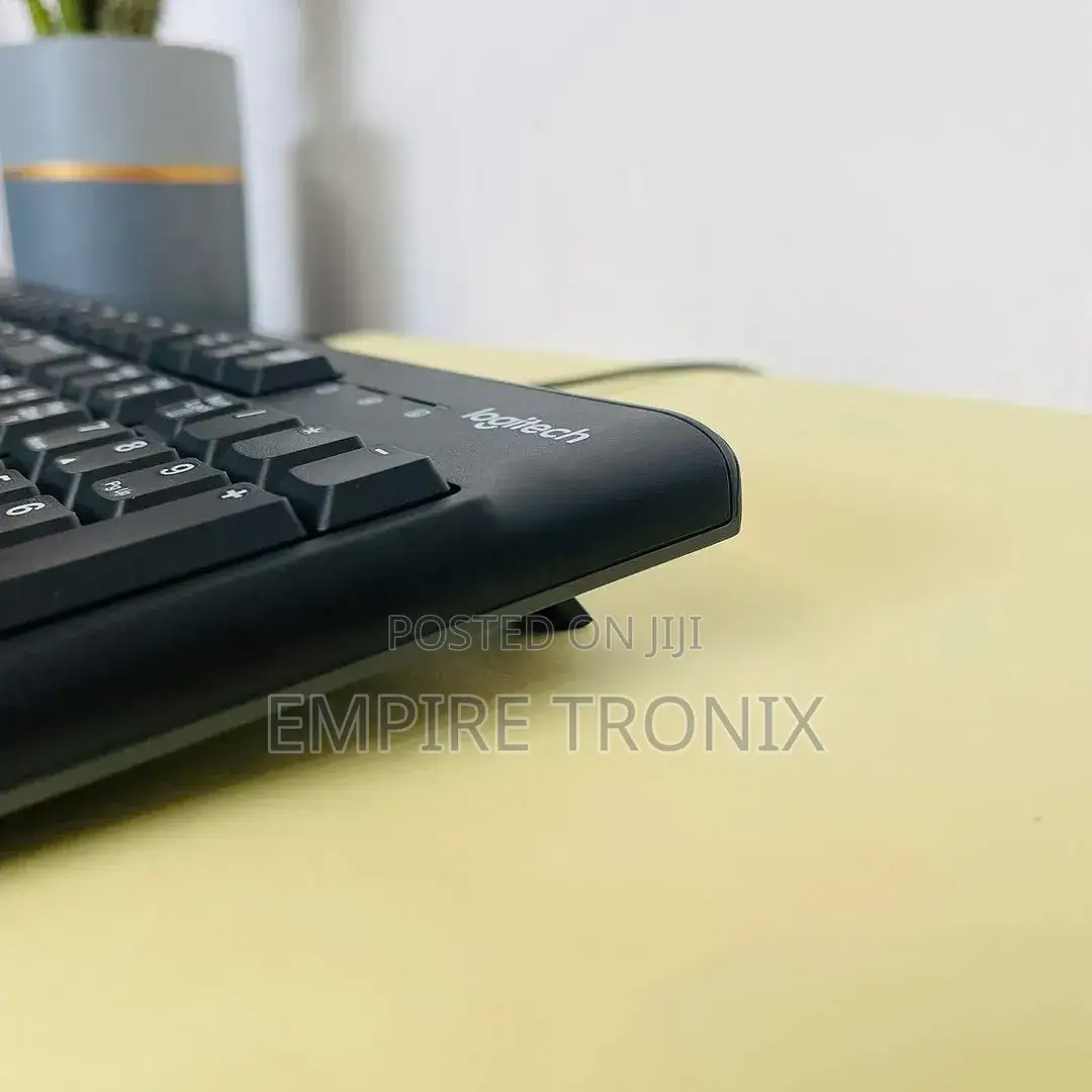 Logitech Mk120 Corded Keyboard and Mouse Combo.