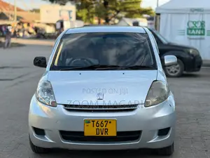 Toyota Passo 2004 Silver