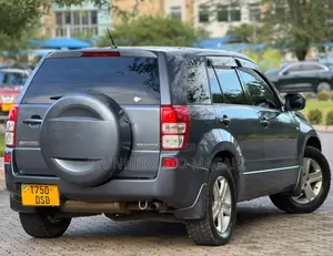 Suzuki Escudo 2005 Gray
