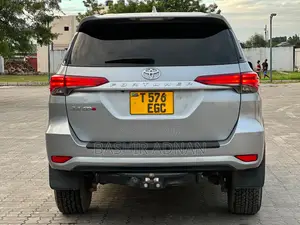 Toyota Fortuner 2.4 D AWD 2020 Gray