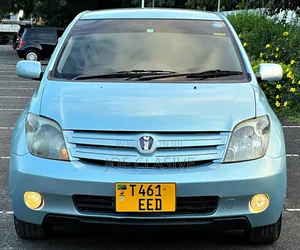 Toyota IST 2004 Blue