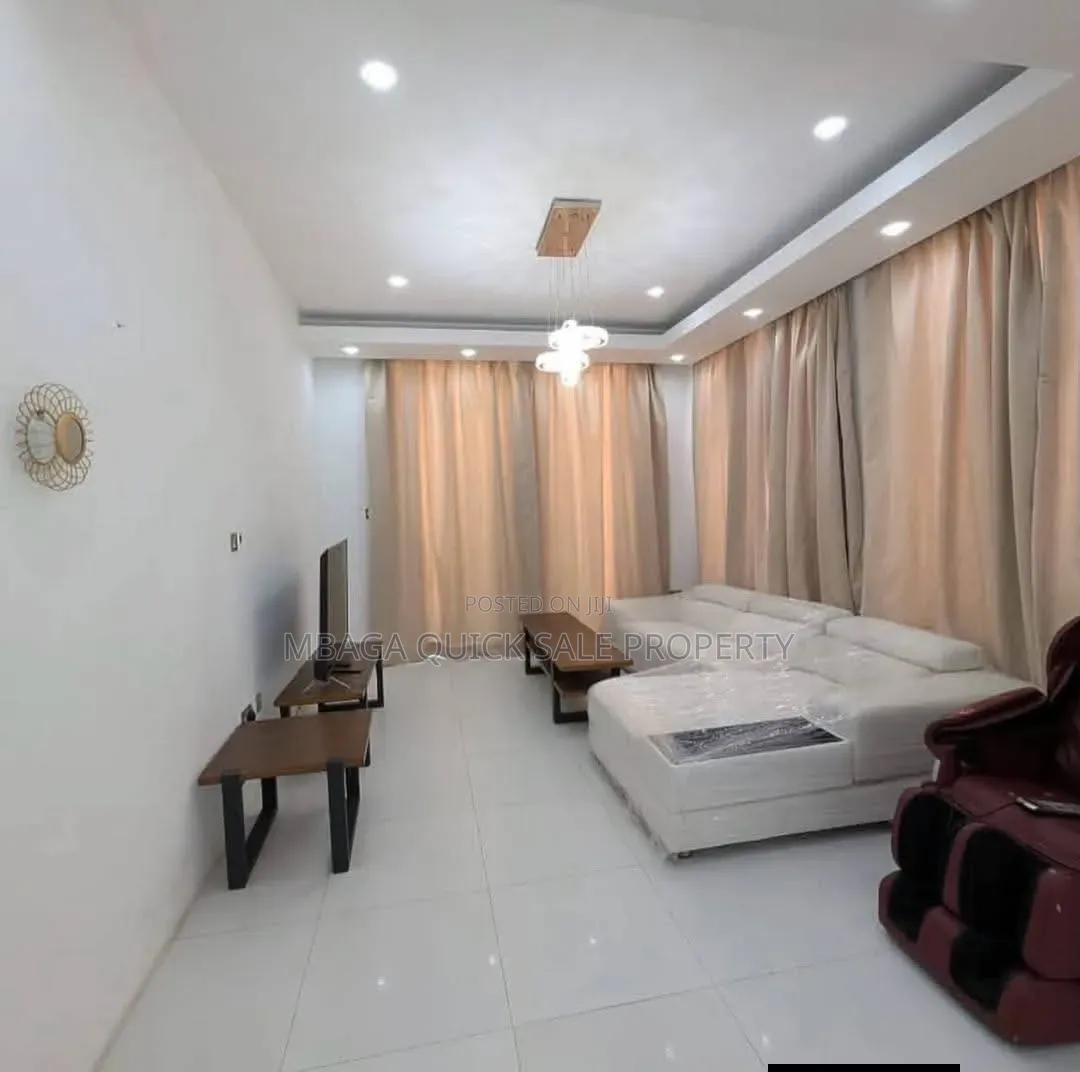 8bdrm House in Ada Estate for rent