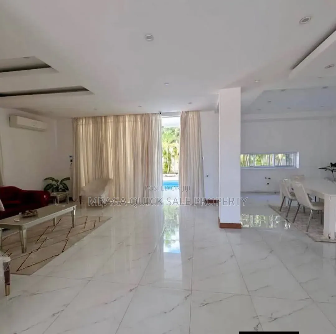 8bdrm House in Ada Estate for rent