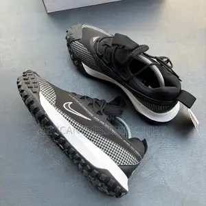 Nike Acg Mountain Fly Low Shoe Gore-Tex Hiking Shoes