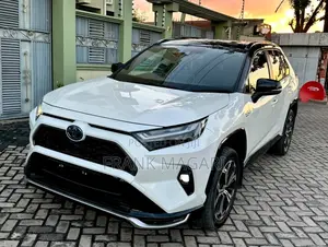 Toyota RAV4 Hybrid 2022 White