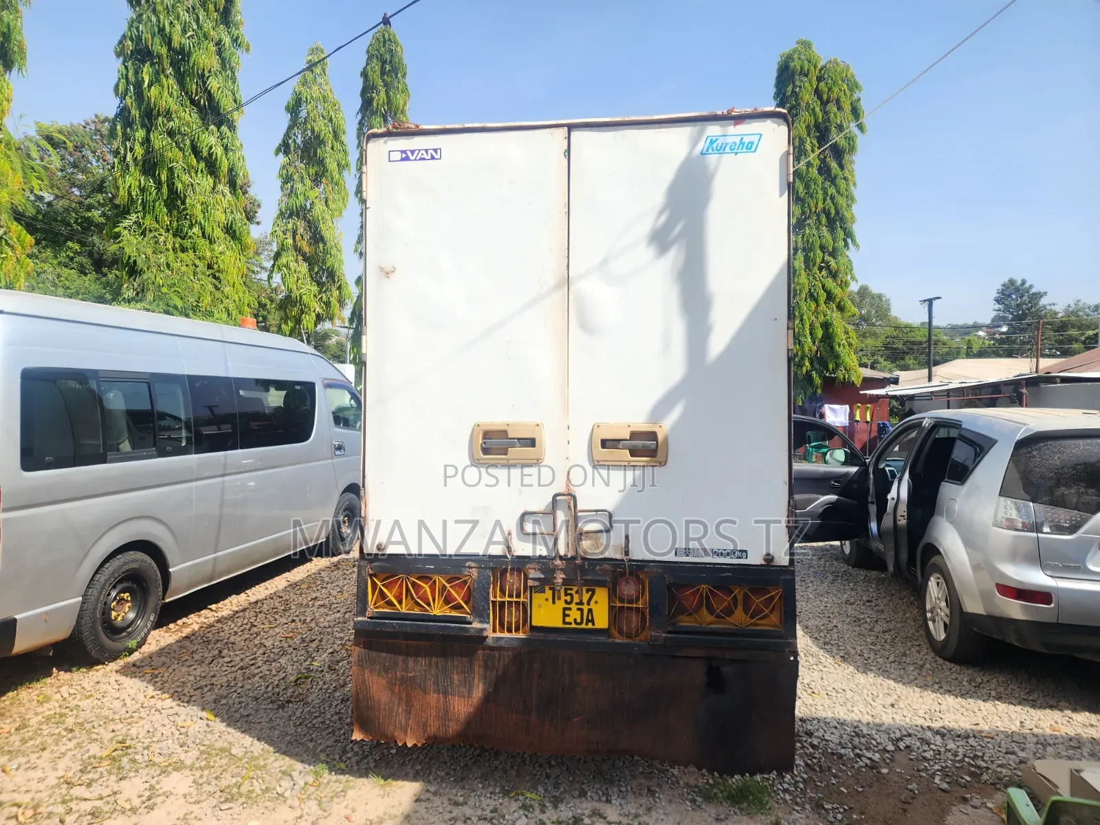 Mitsubishi Canter 1999 White