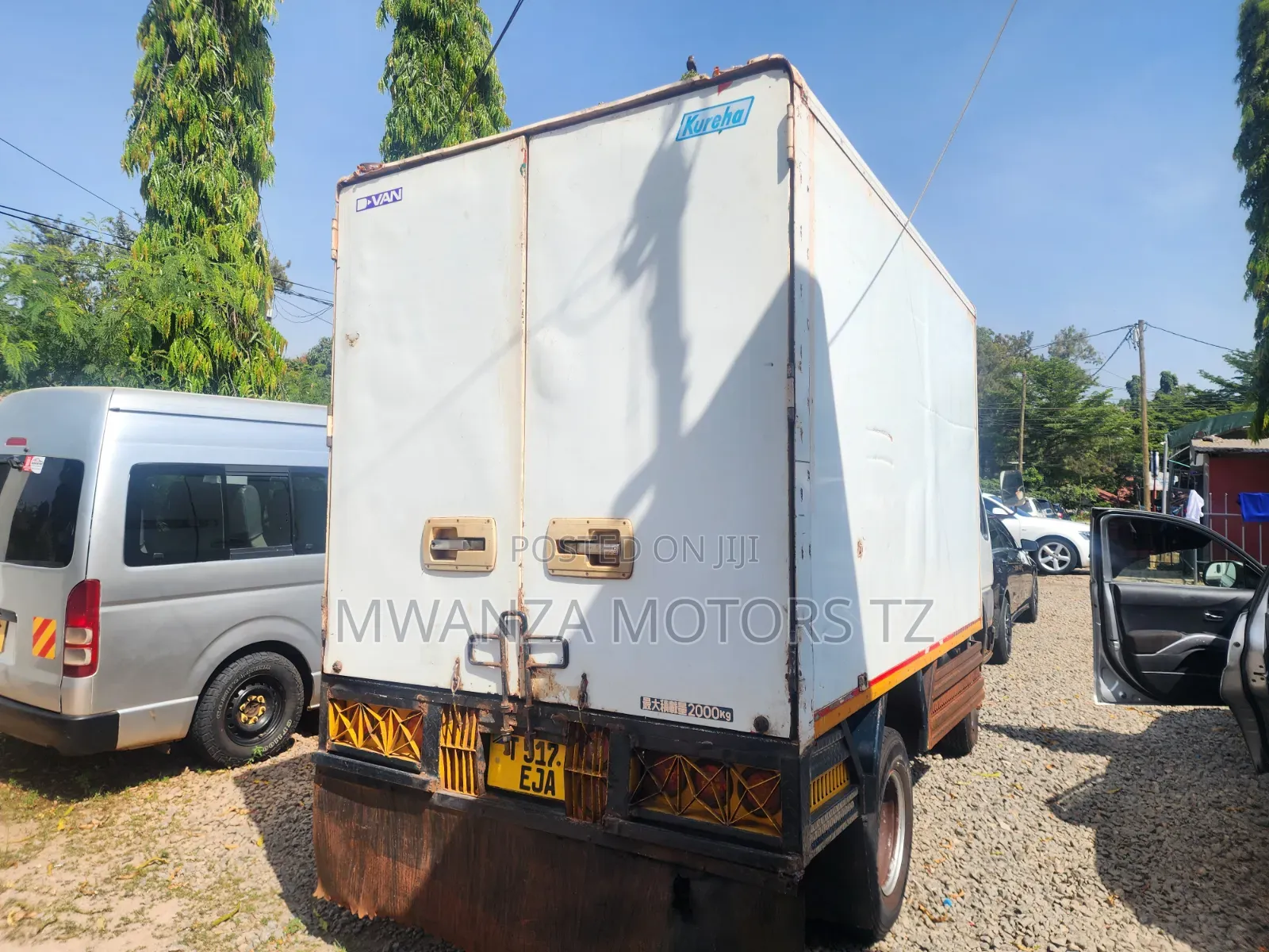 Mitsubishi Canter 1999 White