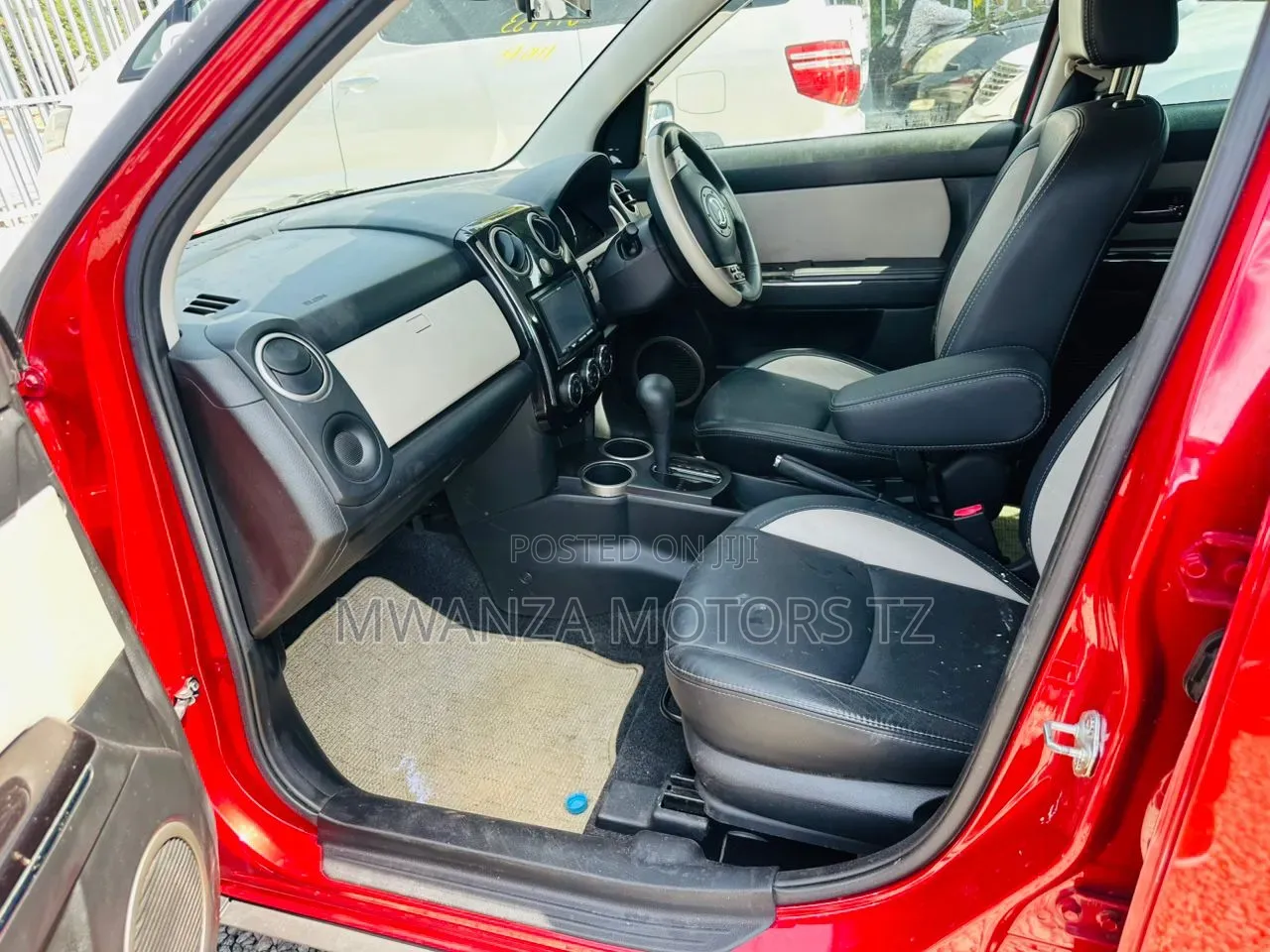 Mazda Verisa 2010 Red
