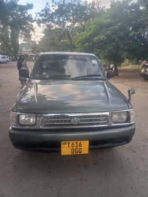 Toyota Hilux 1997 Gray