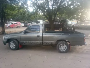 Toyota Hilux 1997 Gray