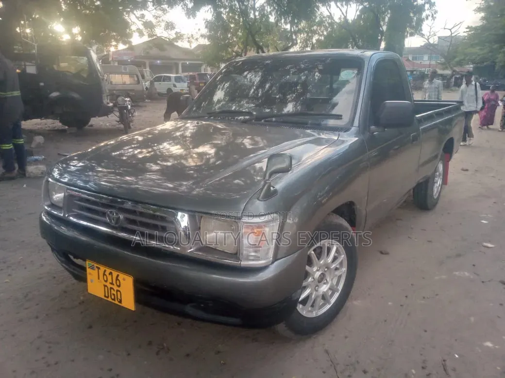 Toyota Hilux 1997 Gray