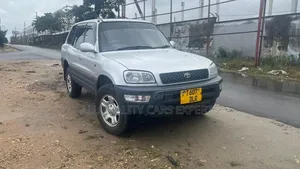 Toyota RAV4 1999 Silver