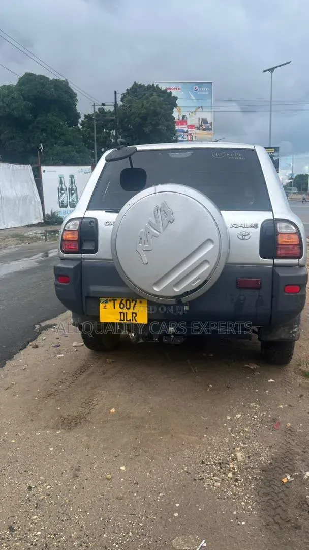 Toyota RAV4 1999 Silver