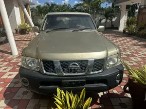 Nissan Patrol 3.0 TD GL 2008 Gold