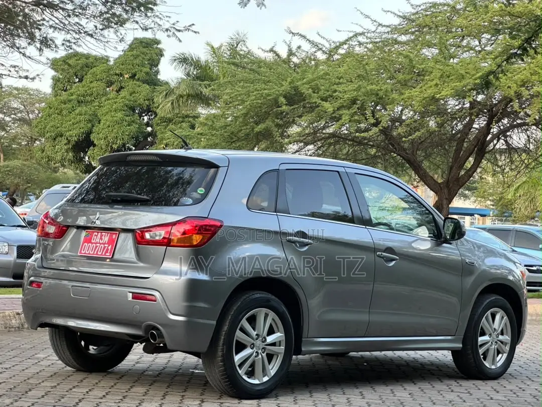 Mitsubishi RVR 2.0 2011 Gray