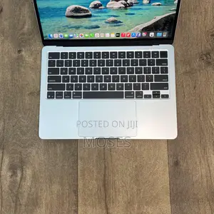 New Laptop Apple MacBook Air 2025 M4 16GB Intel Core i5 SSD 256GB