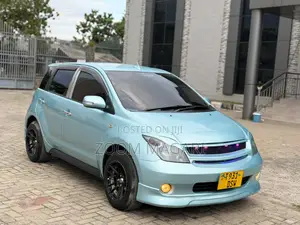Toyota IST 2005 Blue