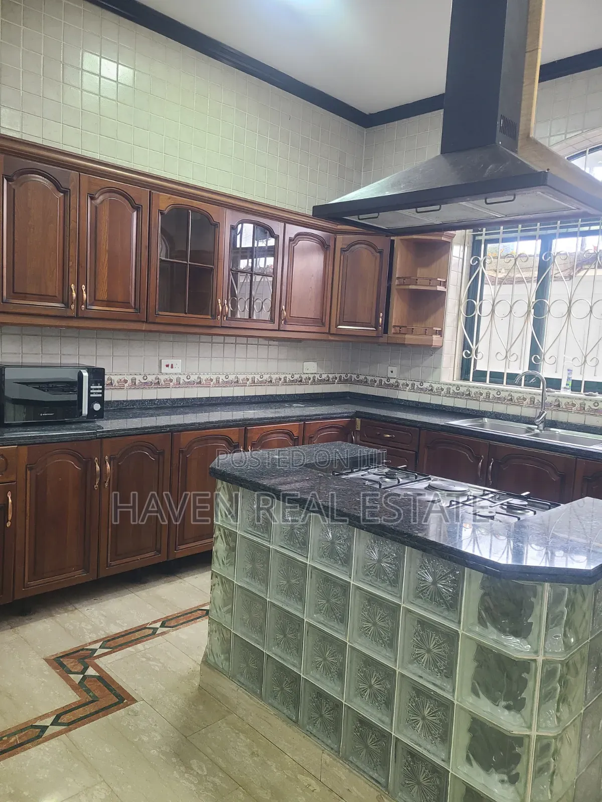 Furnished 3bdrm Villa in Oyster Bay for rent