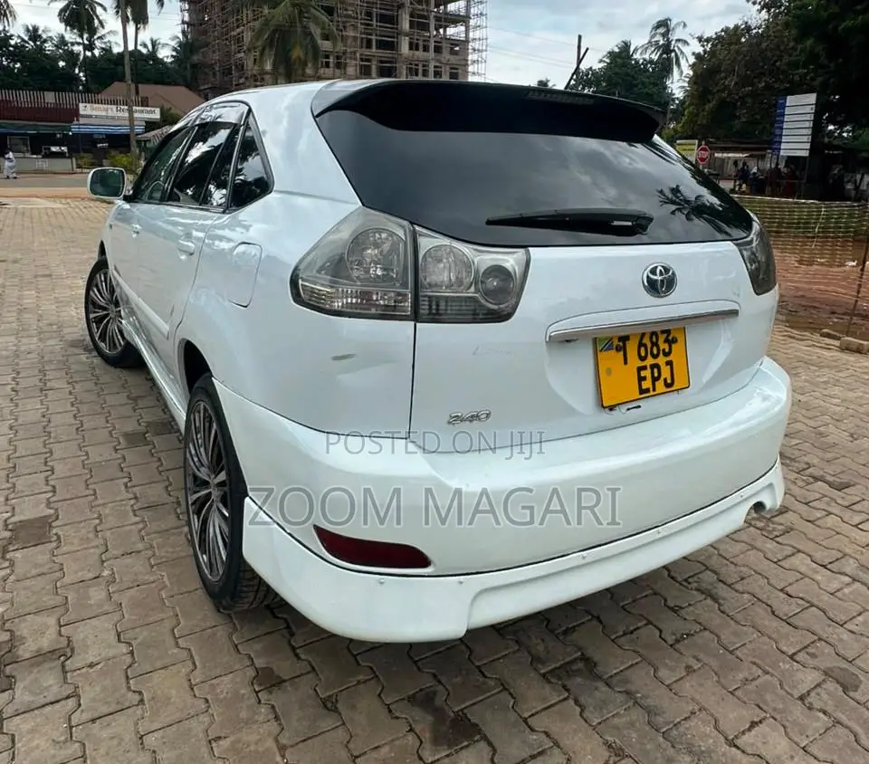 Toyota Harrier 2006 White