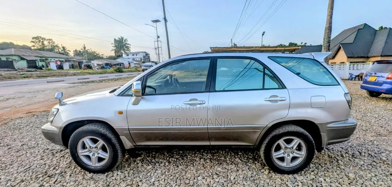 Toyota Harrier 2002 Silver