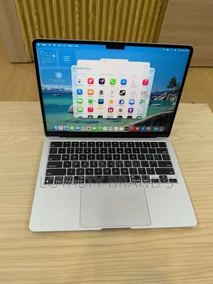 New Laptop Apple MacBook Air 2022 M2 16GB Apple M2 SSD 256GB