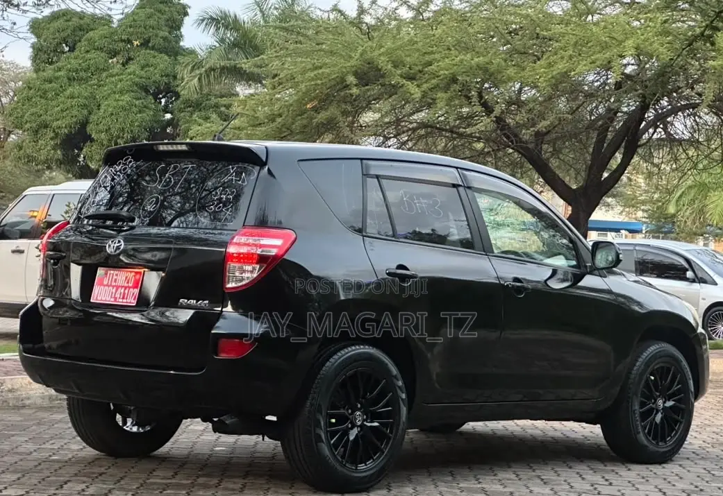 Toyota RAV4 2010 Black